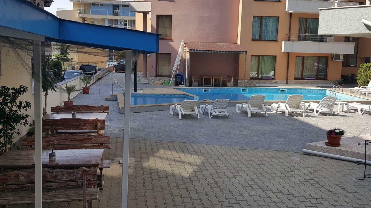 Апартаменти "Бриз" Sveti Vlas Exterior foto